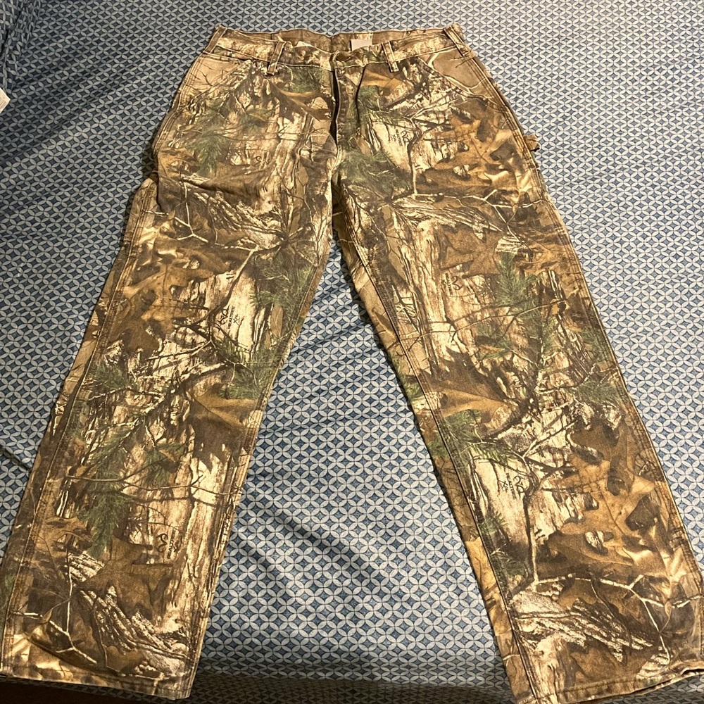 Carhartt Camo pants men’s. Worn less than five times.